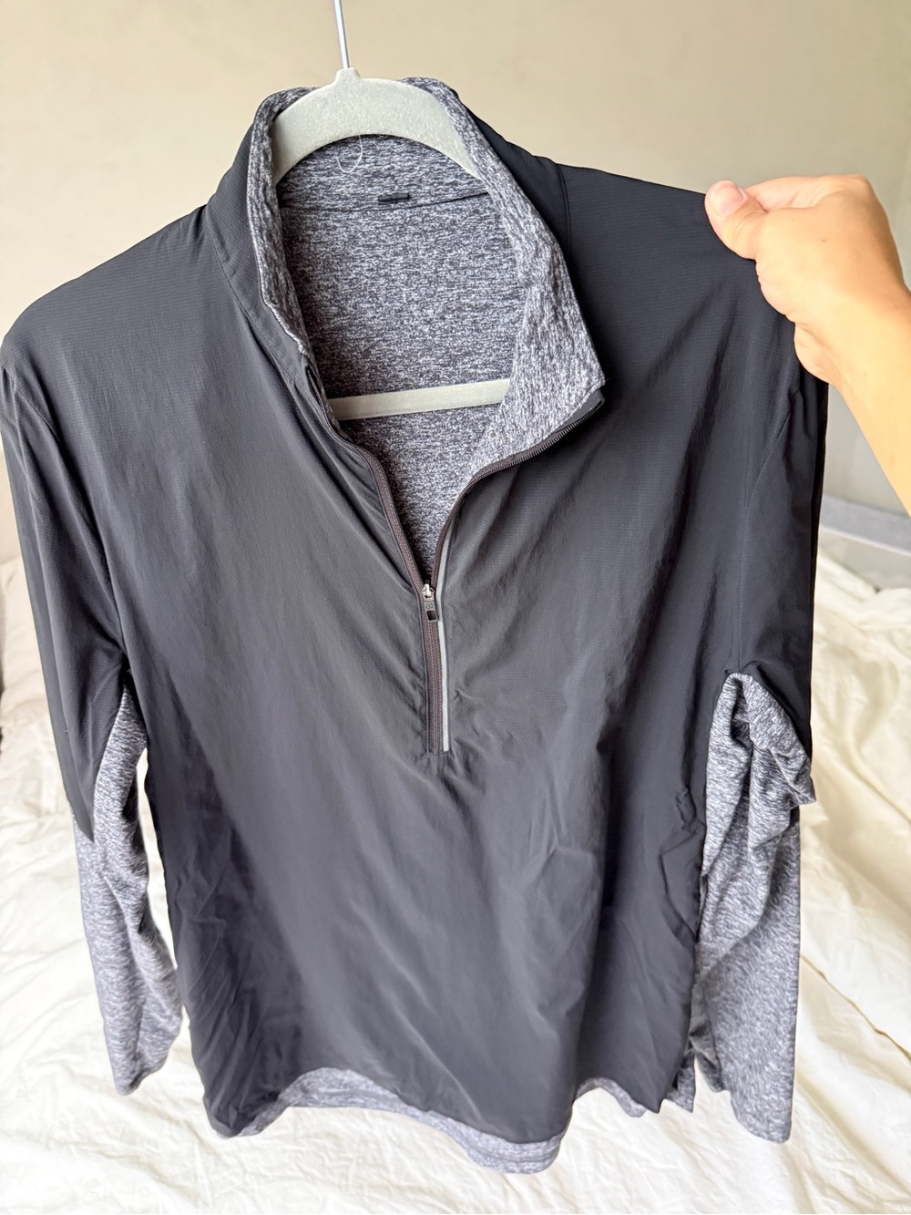 Men’s Lululemon Lightweight Quarter-Zip Pullover in Charcoal and Heather Gray